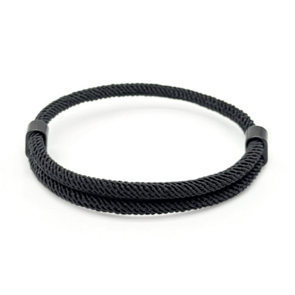 Paracord Armband Aus Segeltau Für Männer & Frauen | Verstellbares Surfer Segler Nylon Band | Einfaches Dezentes Armband Für Den Alltag, Outdoor Und Freizeit | Viele Farben (Schwarz)